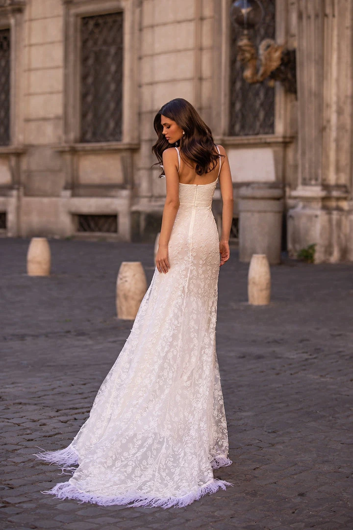 Alamour The Label Emiliana - White Fitted Gowns Alamour The Label Emiliana - White Fitted Gowns