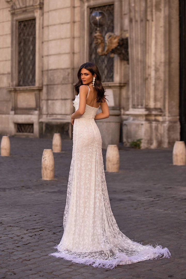 Alamour The Label Emiliana - White Fitted Gowns Alamour The Label Emiliana - White Fitted Gowns