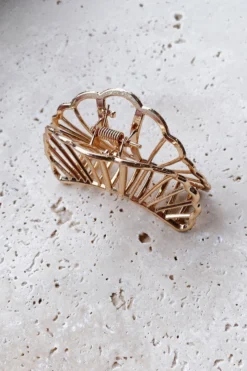 Alamour The Label Shell Claw Clip Hair Accessories