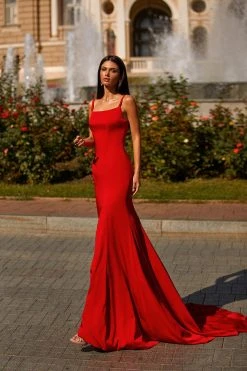 Alamour Made-To-Order Serai - Red PROM & FORMAL 2 Alamour Made-To-Order Serai - Red PROM & FORMAL