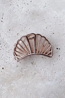 Alamour The Label Shell Claw Clip Hair Accessories