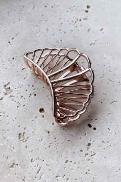 Alamour The Label Shell Claw Clip Hair Accessories