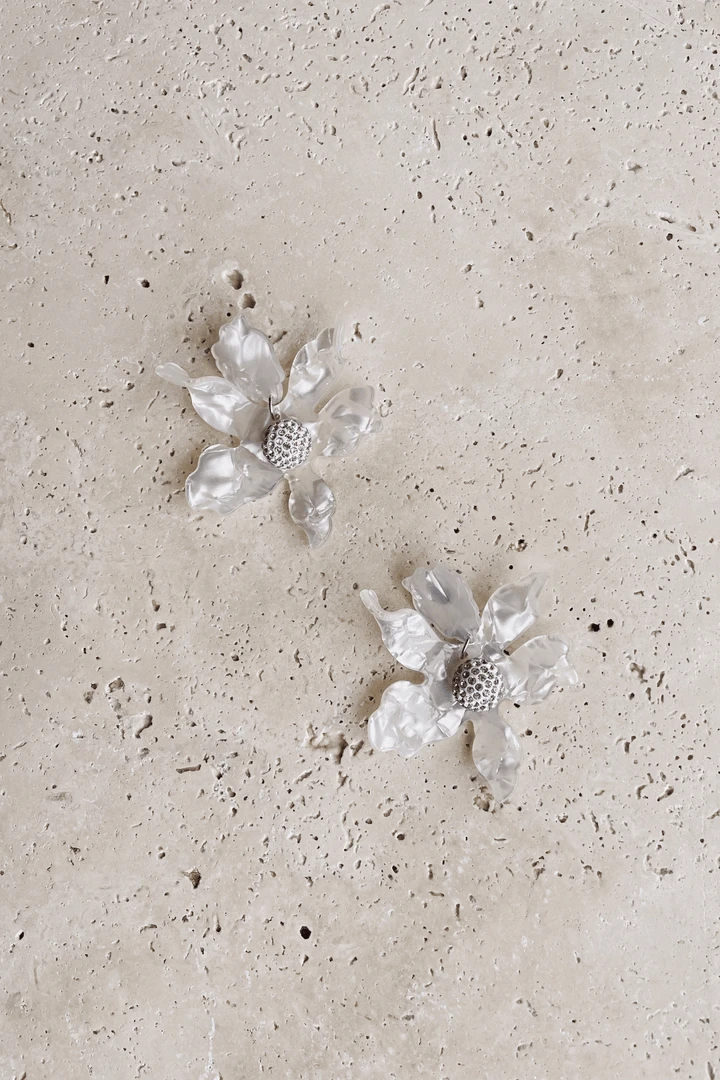 Alamour The Label Luna Clear Flower Statement Earrings 7 Alamour The Label Luna Clear Flower Statement Earrings