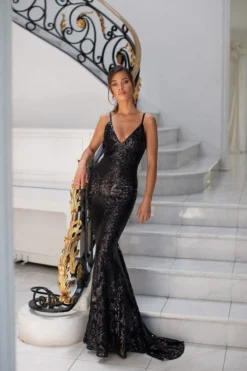 Alamour The Label Varina - Black Fitted Gowns